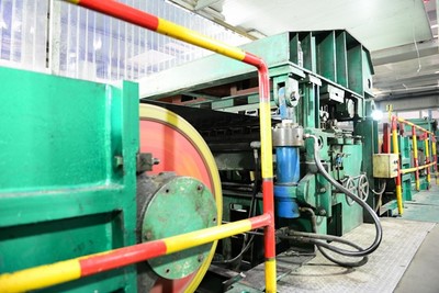 Máquina de refuerzo de doblado
